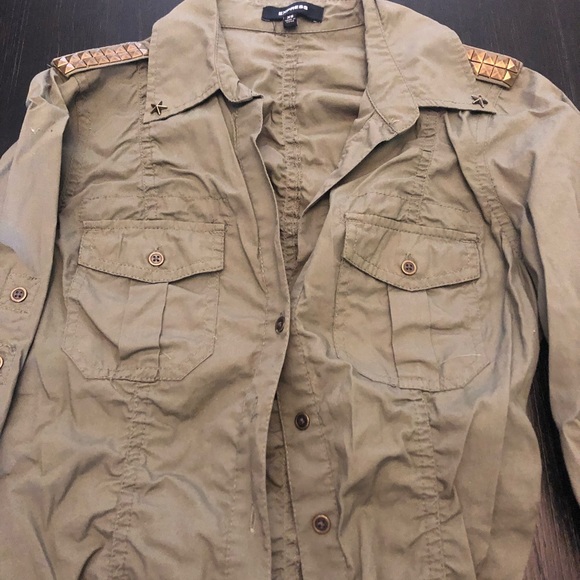 Express button up - Picture 1 of 2